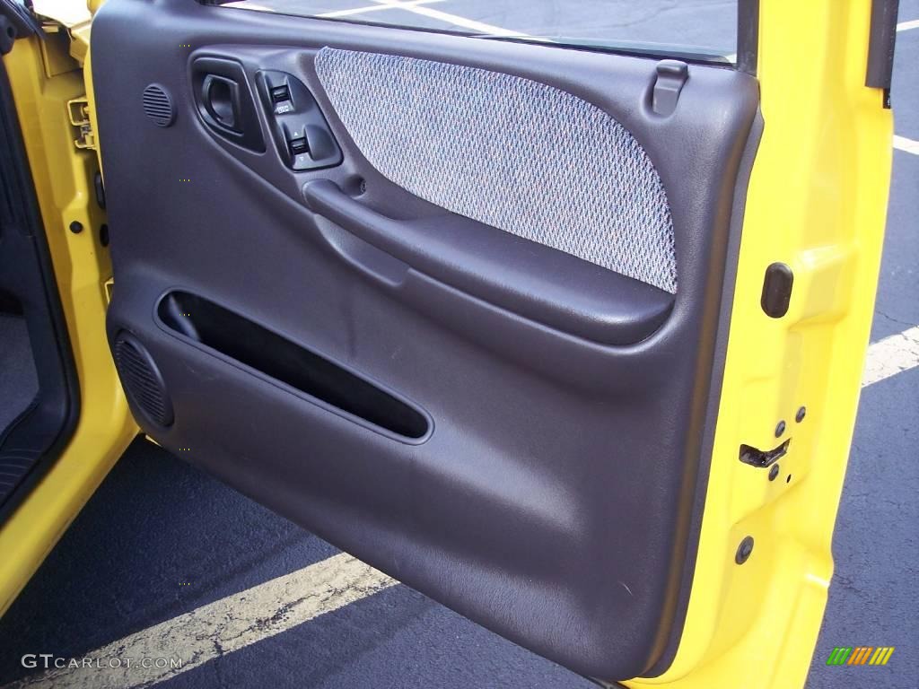 1999 Dakota R/T Sport Extended Cab - Solar Yellow / Agate photo #85
