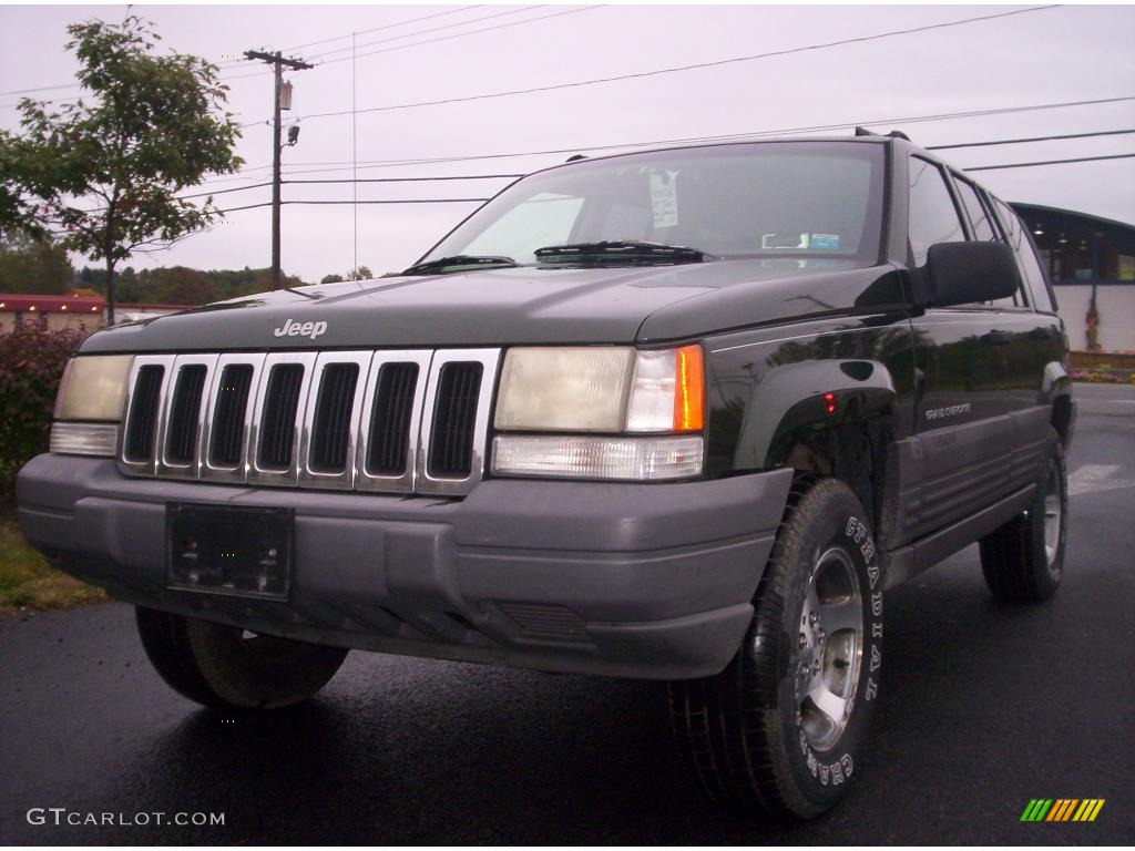 1997 Grand Cherokee Laredo 4x4 - Moss Green Pearl / Agate Black photo #2