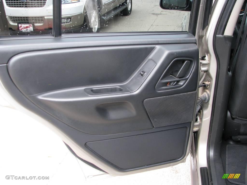 2003 Grand Cherokee Laredo 4x4 - Light Pewter Metallic / Dark Slate Gray photo #15