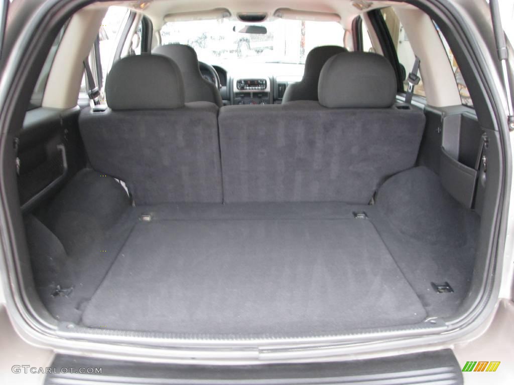2003 Grand Cherokee Laredo 4x4 - Light Pewter Metallic / Dark Slate Gray photo #16