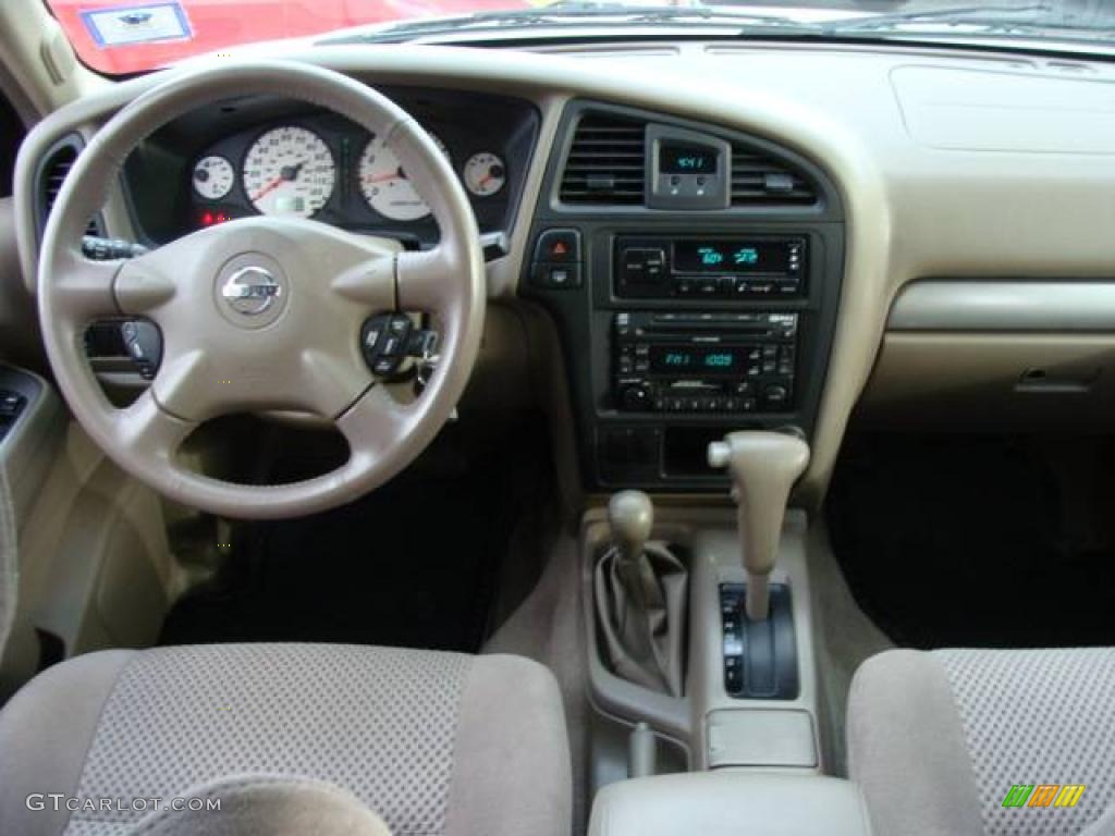 2003 Pathfinder SE 4x4 - Sunlit Sand Metallic / Beige photo #9