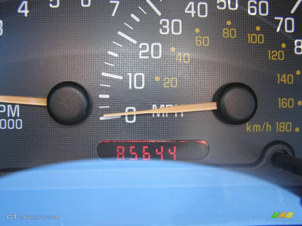 2002 Sunfire SE Sedan - Indigo Blue Metallic / Graphite photo #10