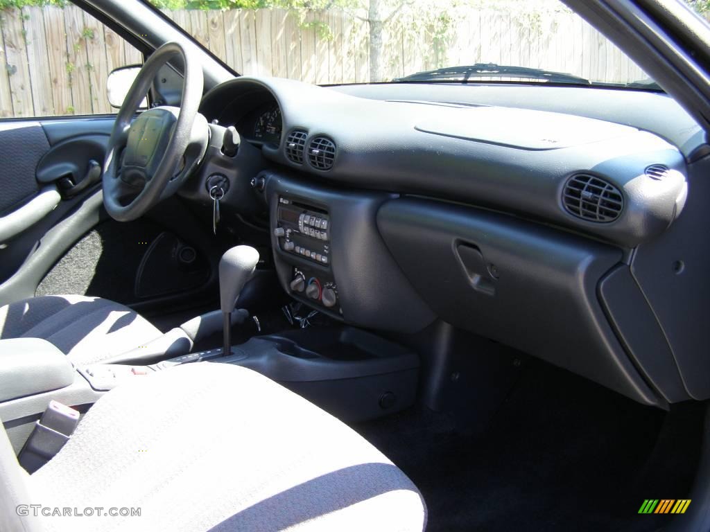 2002 Sunfire SE Sedan - Indigo Blue Metallic / Graphite photo #15