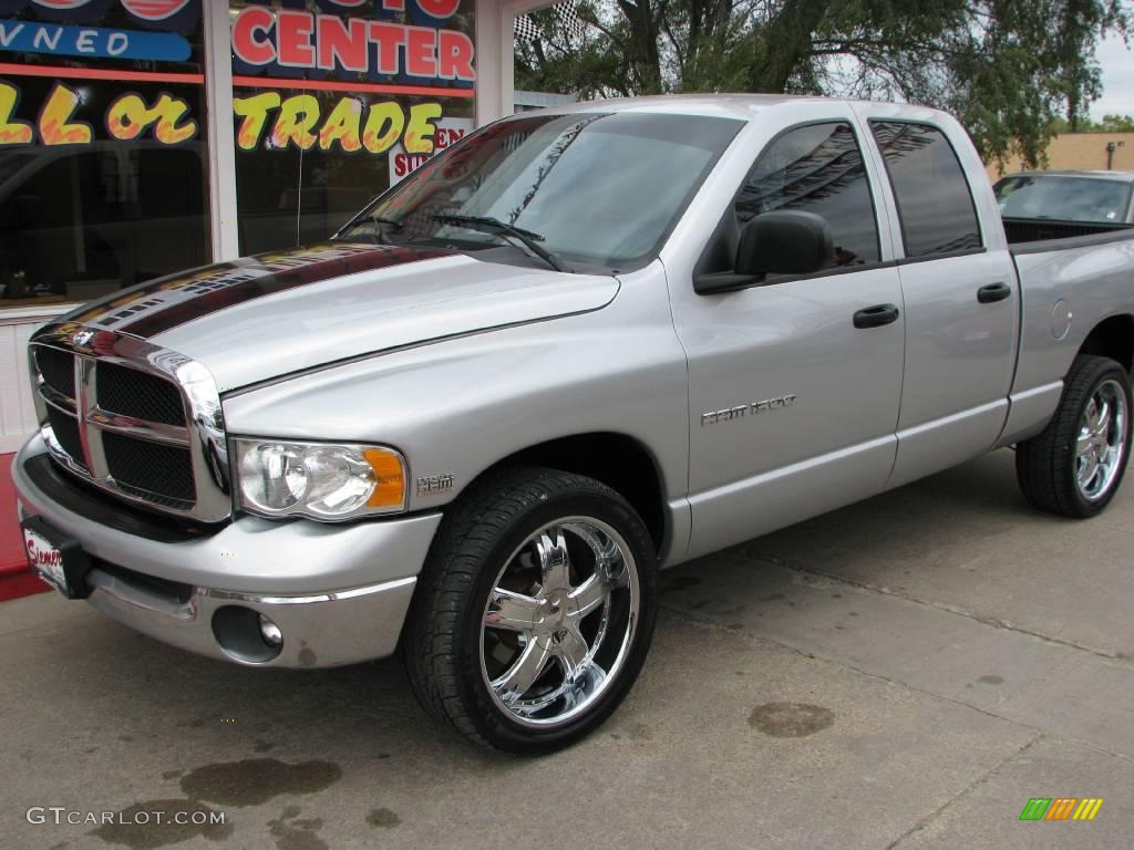 2004 Ram 1500 SLT Quad Cab 4x4 - Bright Silver Metallic / Dark Slate Gray photo #2