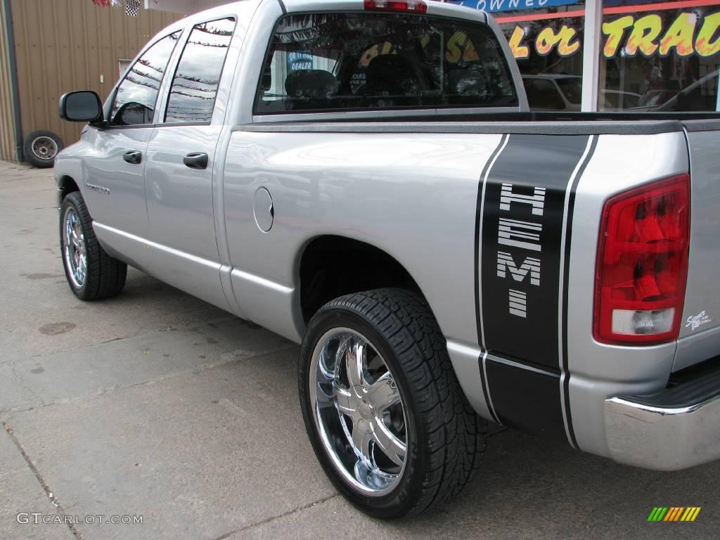 2004 Ram 1500 SLT Quad Cab 4x4 - Bright Silver Metallic / Dark Slate Gray photo #39