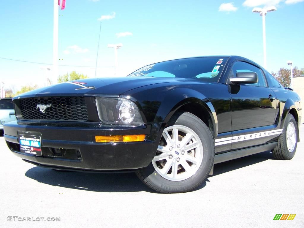 2006 Mustang V6 Deluxe Coupe - Black / Dark Charcoal photo #1