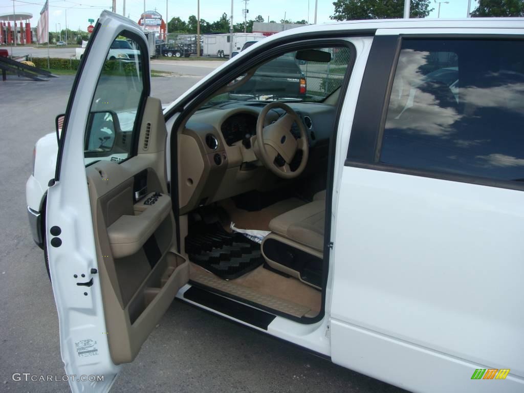 2006 F150 Lariat SuperCrew - Oxford White / Tan photo #10