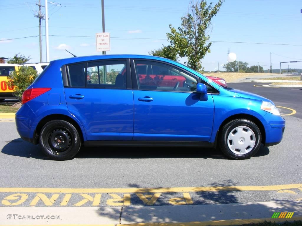 2009 Versa 1.8 S Hatchback - Blue Metallic / Charcoal photo #17