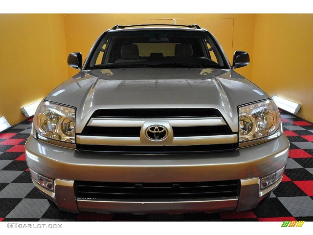 2004 4Runner SR5 4x4 - Dorado Gold Pearl / Taupe photo #2