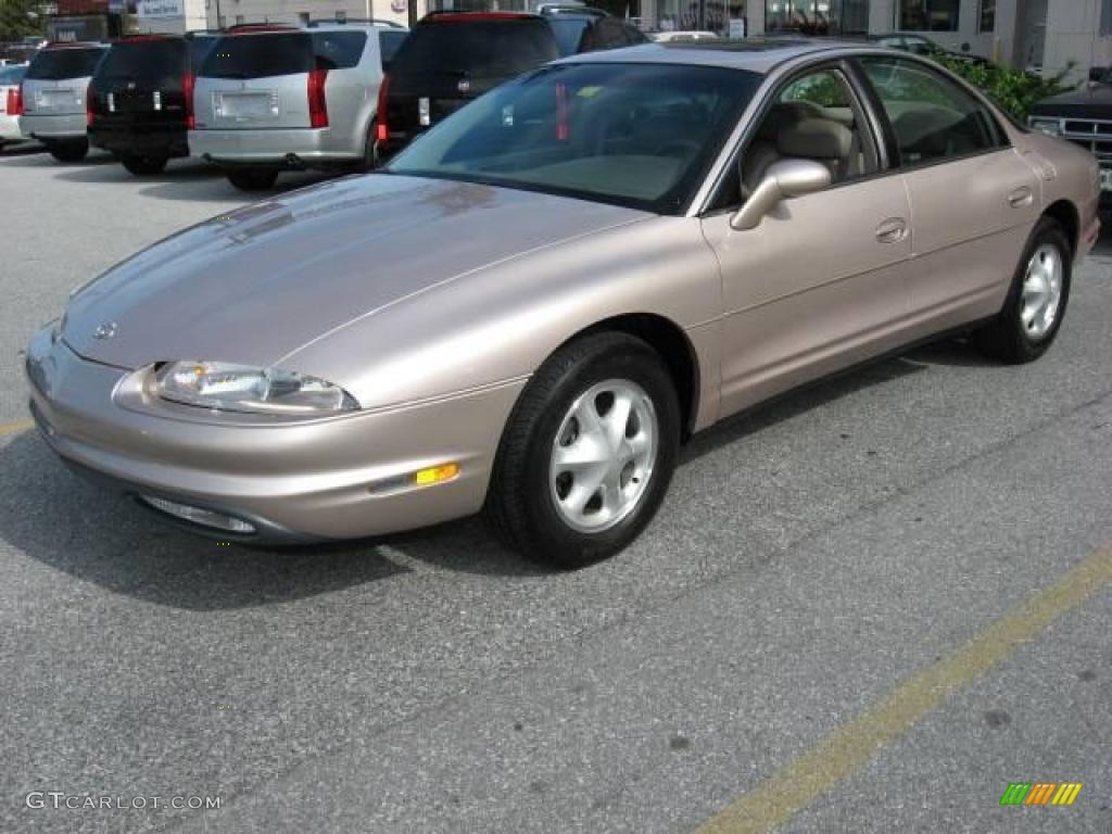 1995 Aurora 4.0 - Mocha Metallic / Beige photo #1