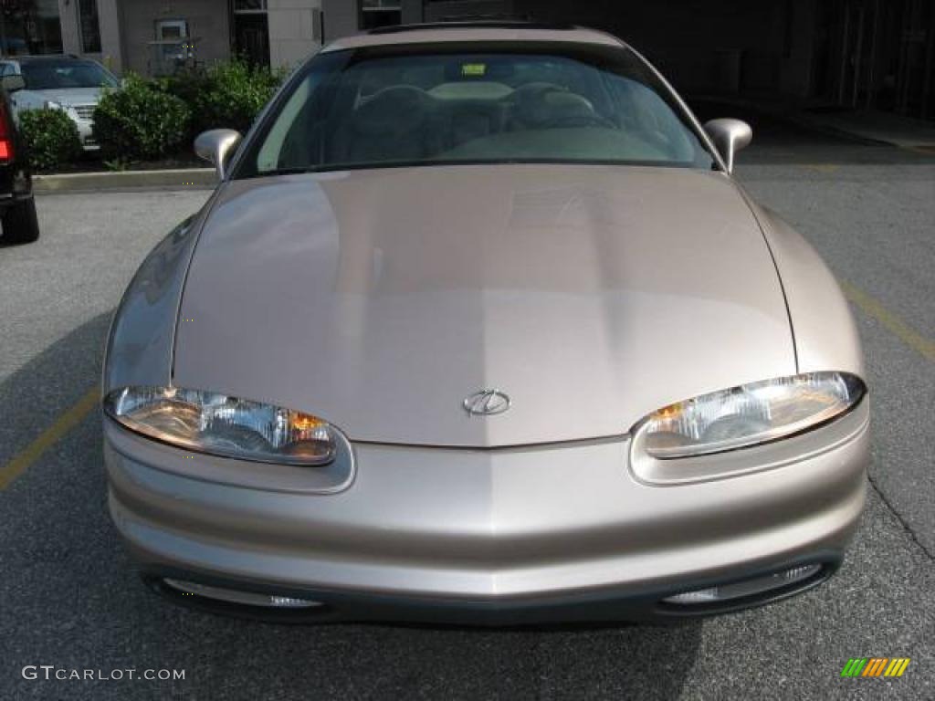 1995 Aurora 4.0 - Mocha Metallic / Beige photo #3