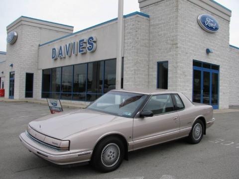 1991 Oldsmobile Toronado Coupe Data, Info and Specs