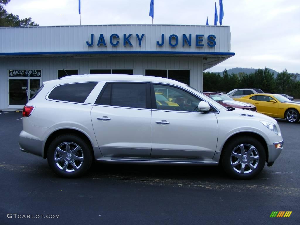 White Diamond Tricoat Buick Enclave