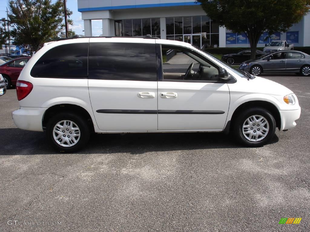 2002 Caravan Sport - Stone White / Taupe photo #3