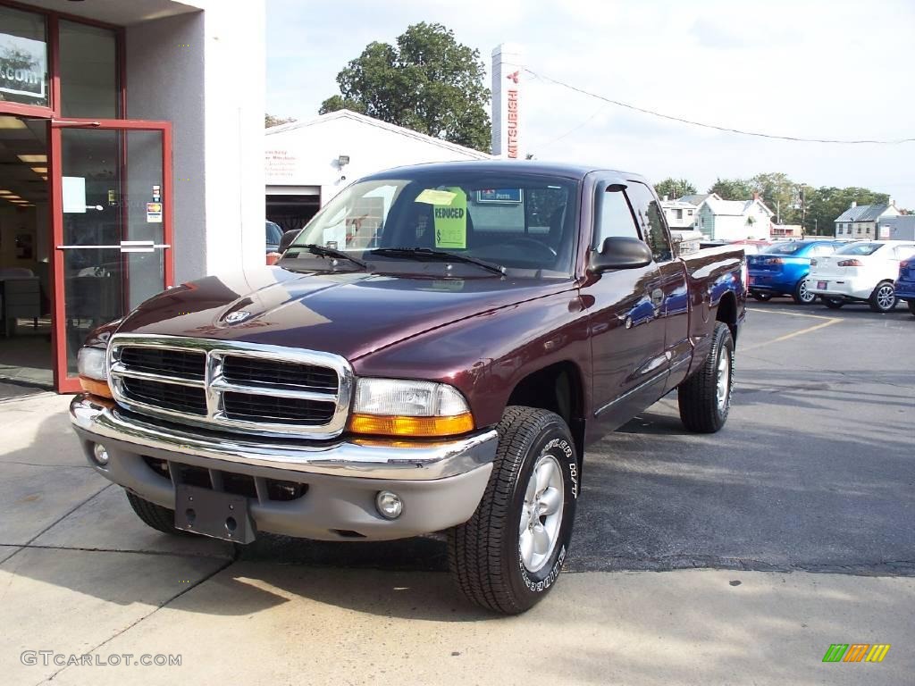 2004 Dakota SLT Club Cab 4x4 - Deep Molten Red Pearl / Dark Slate Gray photo #1