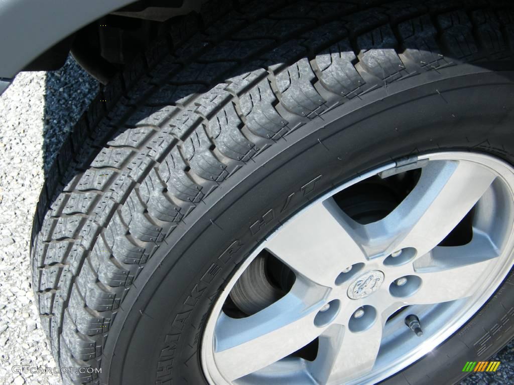2007 Nitro SXT - Bright Silver Metallic / Dark Slate Gray photo #12