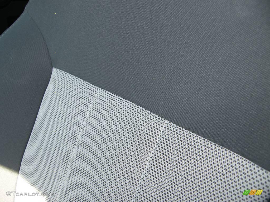 2007 Nitro SXT - Bright Silver Metallic / Dark Slate Gray photo #15