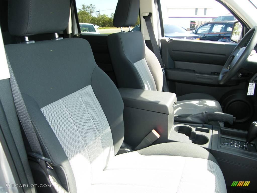 2007 Nitro SXT - Bright Silver Metallic / Dark Slate Gray photo #26