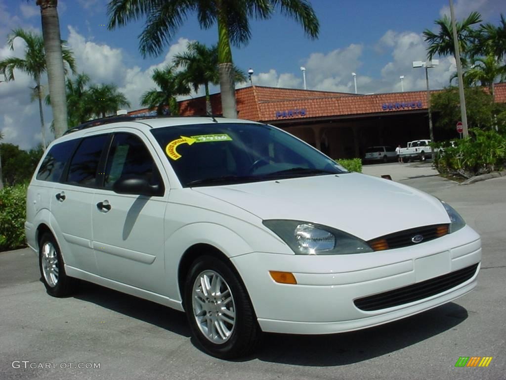 2003 Focus SE Wagon - Cloud 9 White / Medium Graphite photo #1