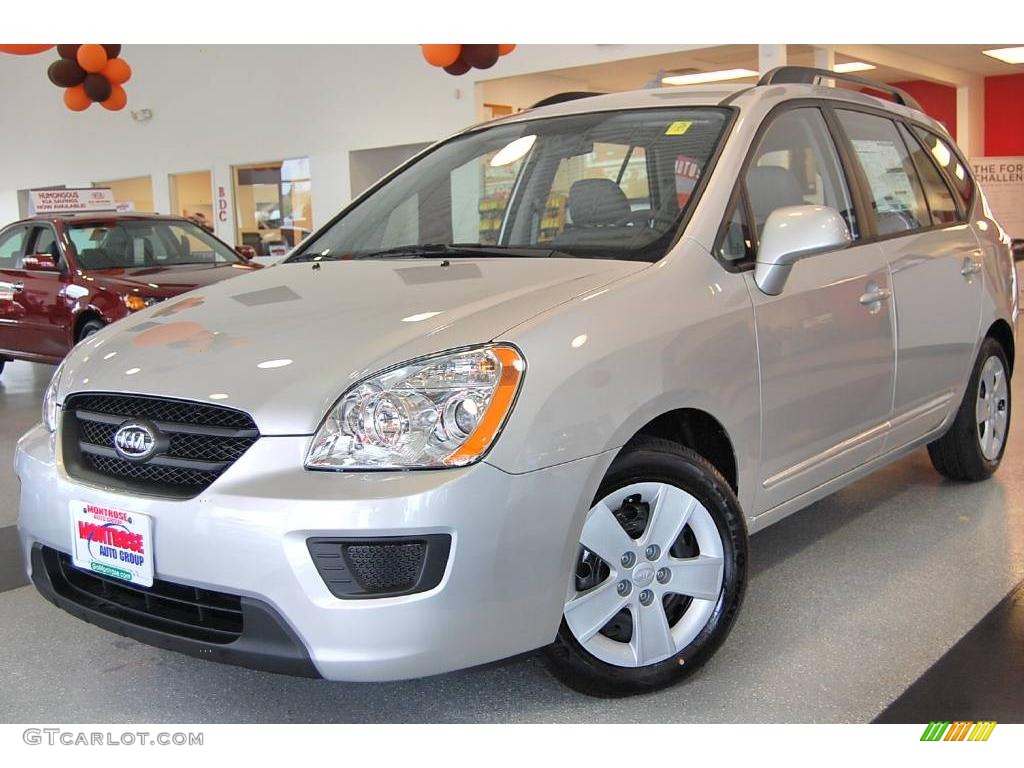 Bright Silver Kia Rondo