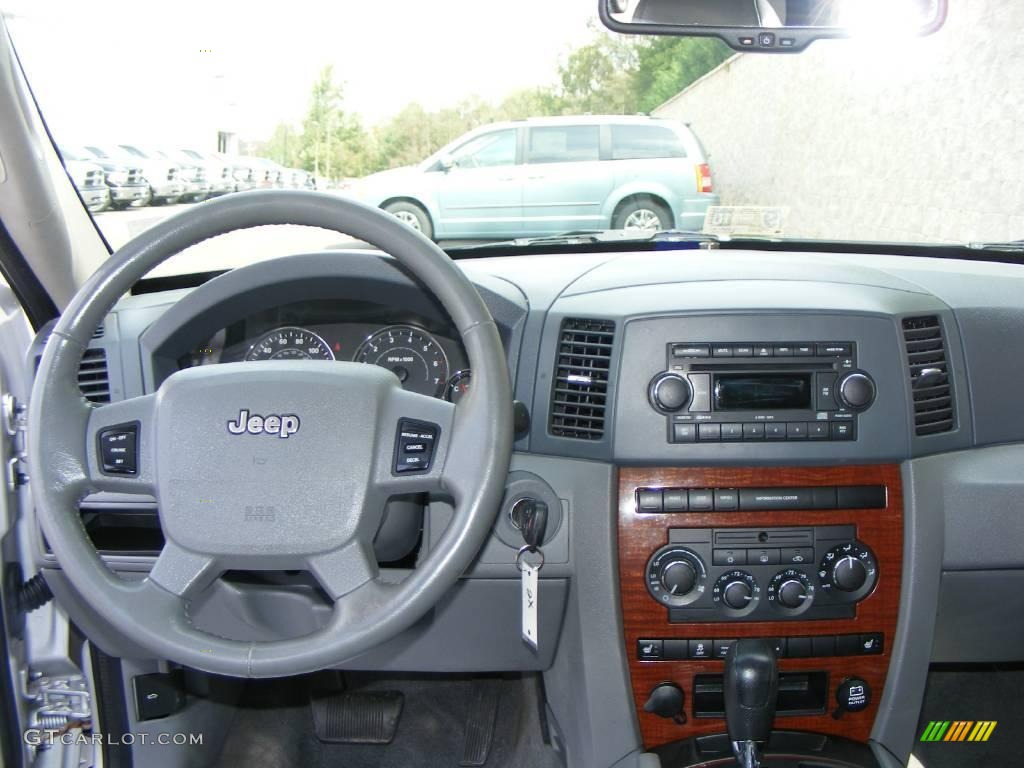 2007 Grand Cherokee Limited 4x4 - Bright Silver Metallic / Medium Slate Gray photo #13