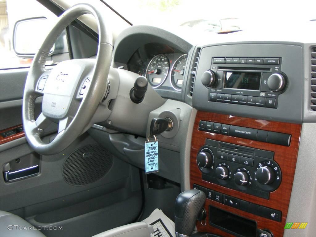 2007 Grand Cherokee Limited 4x4 - Bright Silver Metallic / Medium Slate Gray photo #21