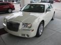 Cool Vanilla - 300 C HEMI Photo No. 1