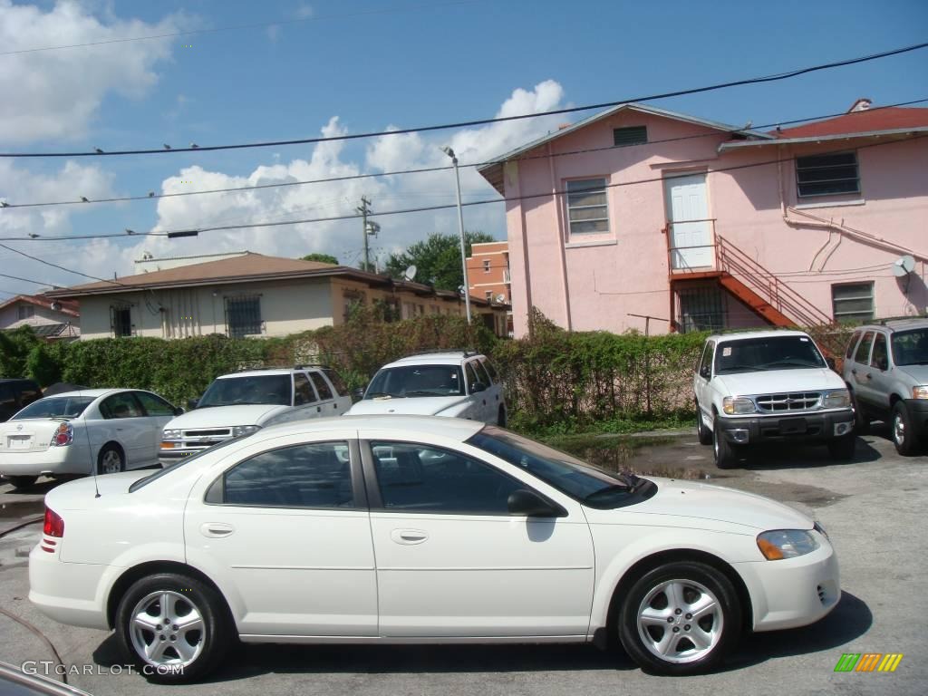 2006 Stratus SXT Sedan - Stone White / Dark Slate Grey photo #2