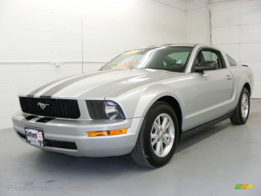 2007 Mustang V6 Deluxe Coupe - Satin Silver Metallic / Light Graphite photo #1