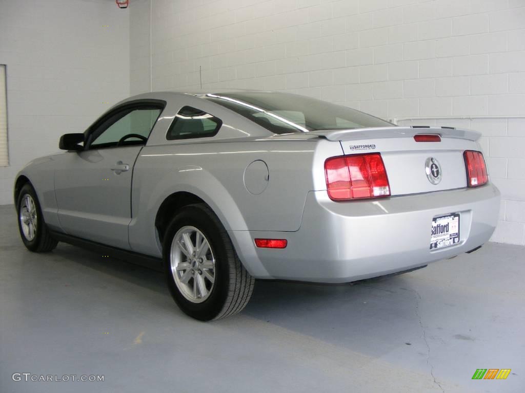 2007 Mustang V6 Deluxe Coupe - Satin Silver Metallic / Light Graphite photo #4