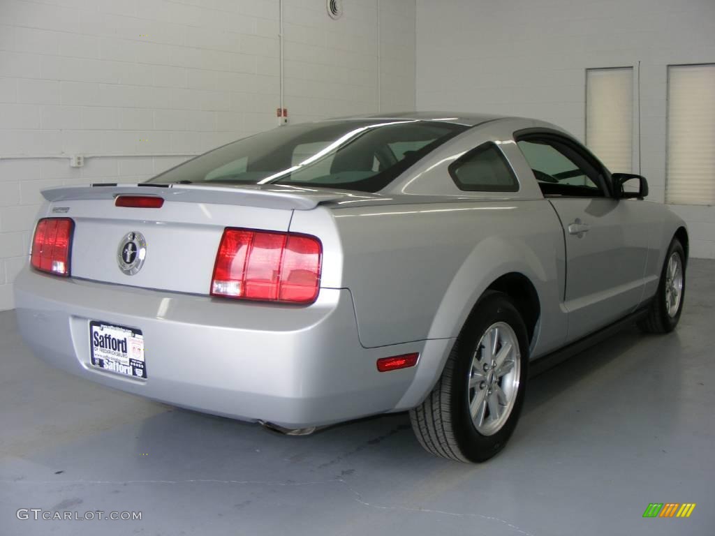 2007 Mustang V6 Deluxe Coupe - Satin Silver Metallic / Light Graphite photo #6