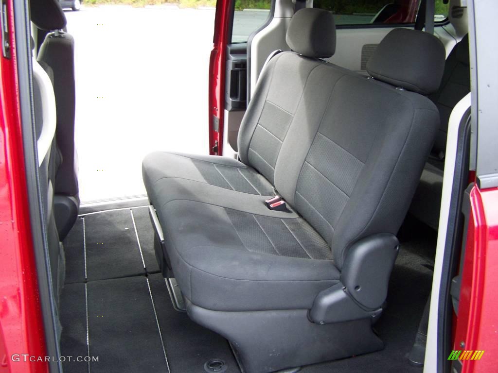 2008 Grand Caravan SE - Inferno Red Crystal Pearl / Dark Slate/Light Shale photo #8