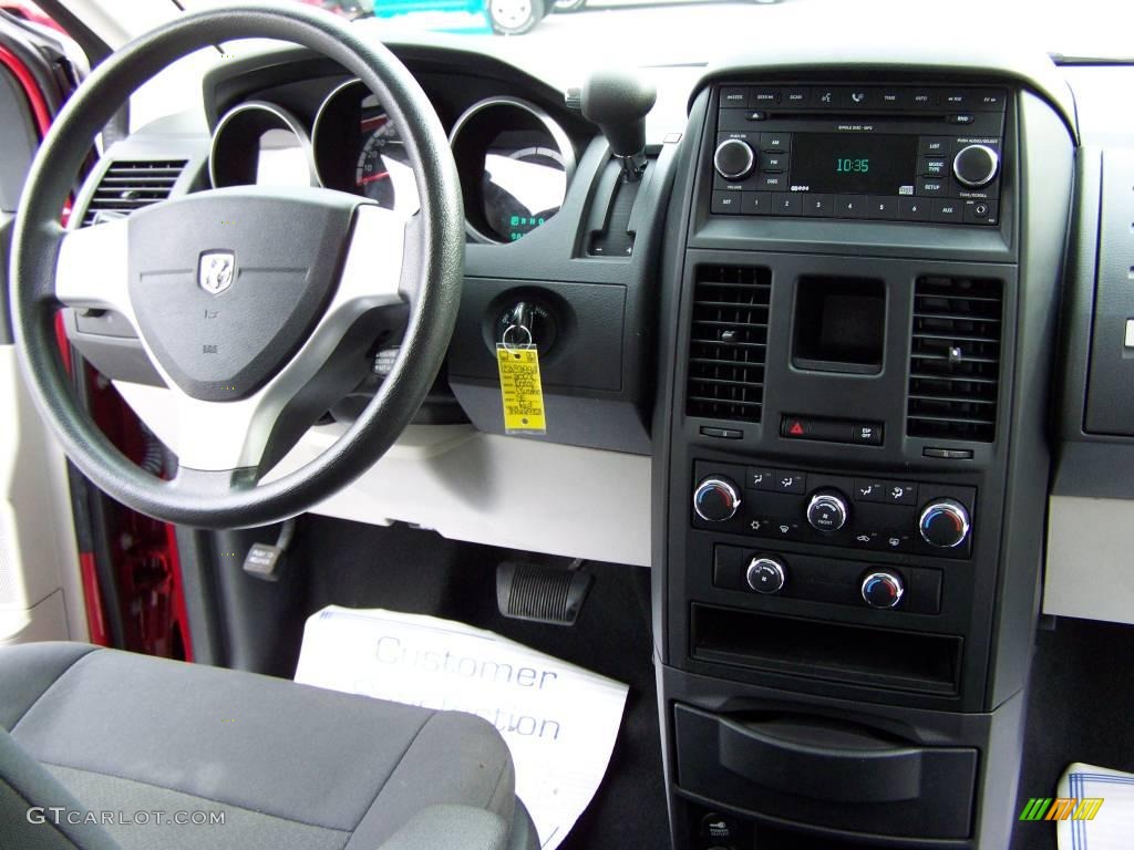 2008 Grand Caravan SE - Inferno Red Crystal Pearl / Dark Slate/Light Shale photo #12