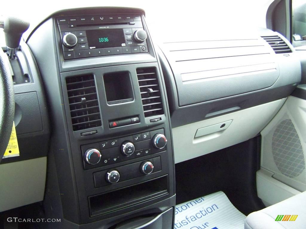 2008 Grand Caravan SE - Inferno Red Crystal Pearl / Dark Slate/Light Shale photo #16