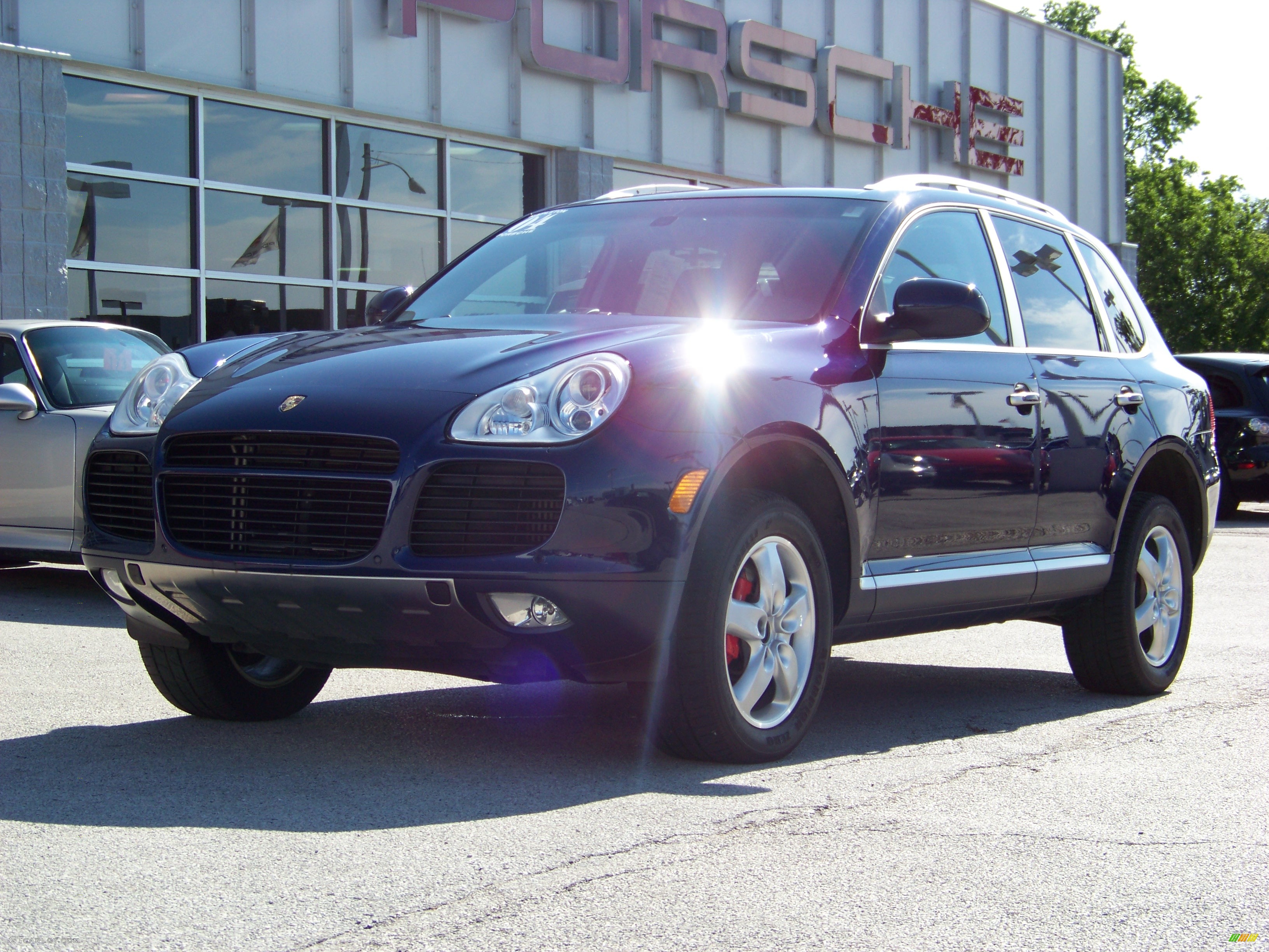 Lapis Blue Metallic Porsche Cayenne