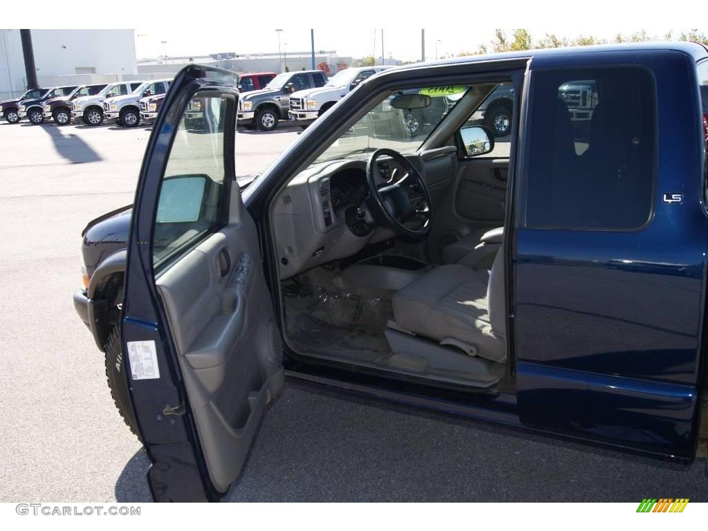 2003 S10 ZR2 Extended Cab 4x4 - Indigo Blue Metallic / Medium Gray photo #20