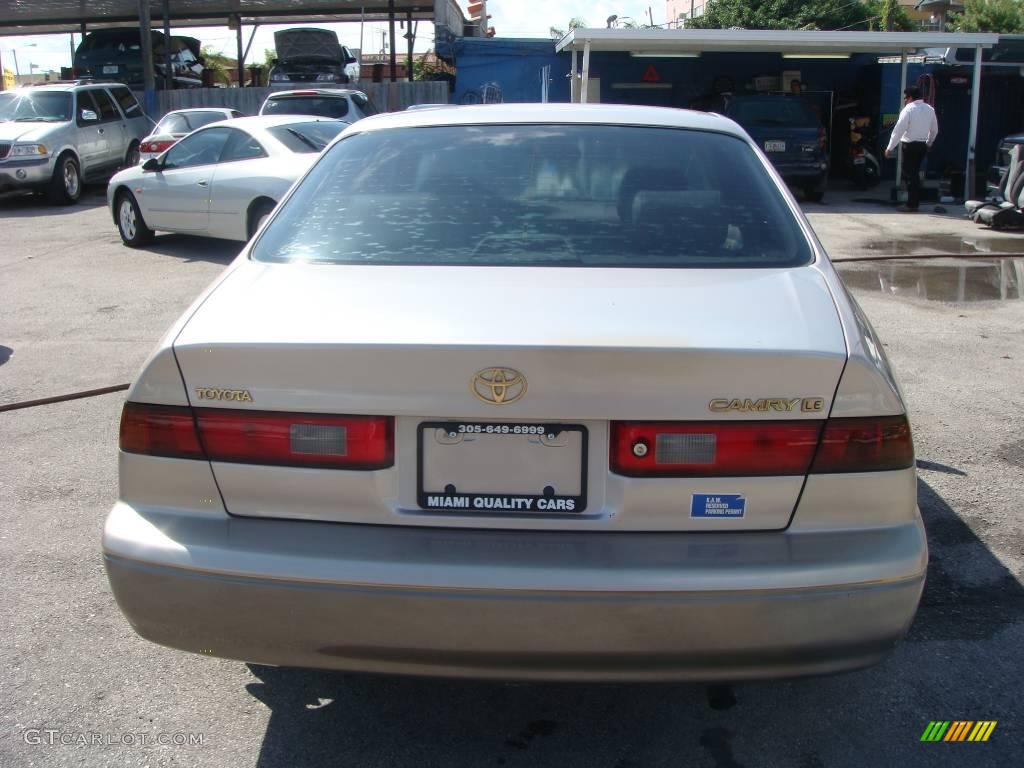 1999 Camry LE - Cashmere Beige Metallic / Oak photo #4