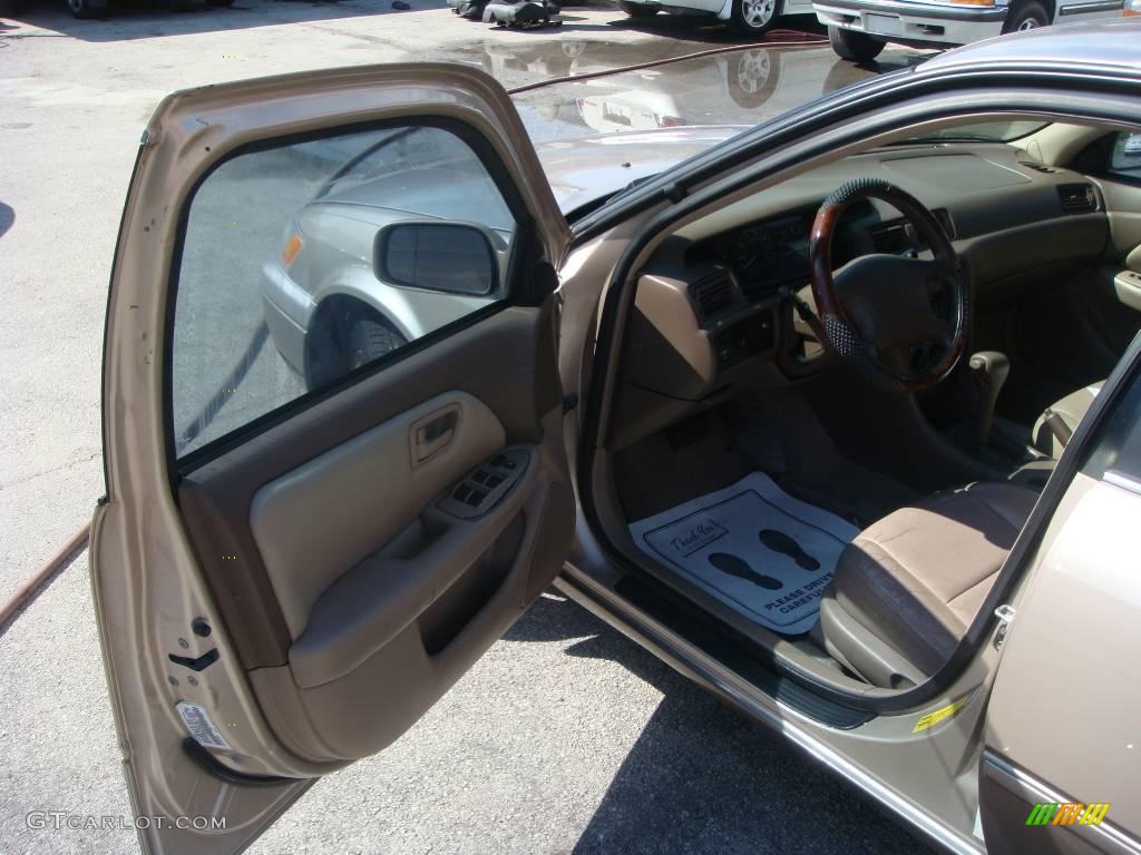 1999 Camry LE - Cashmere Beige Metallic / Oak photo #9