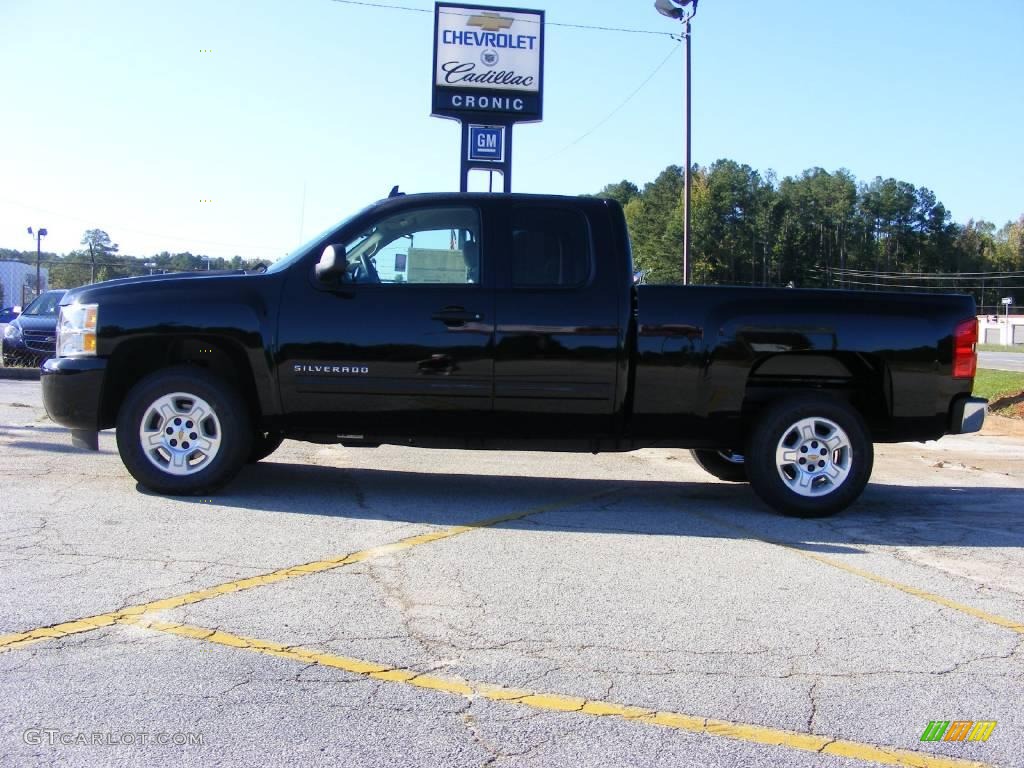 Black Chevrolet Silverado 1500