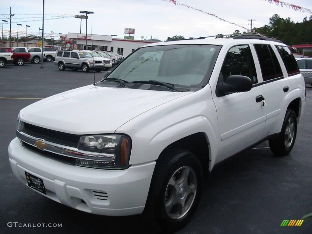 2007 TrailBlazer LS - Summit White / Light Gray photo #1