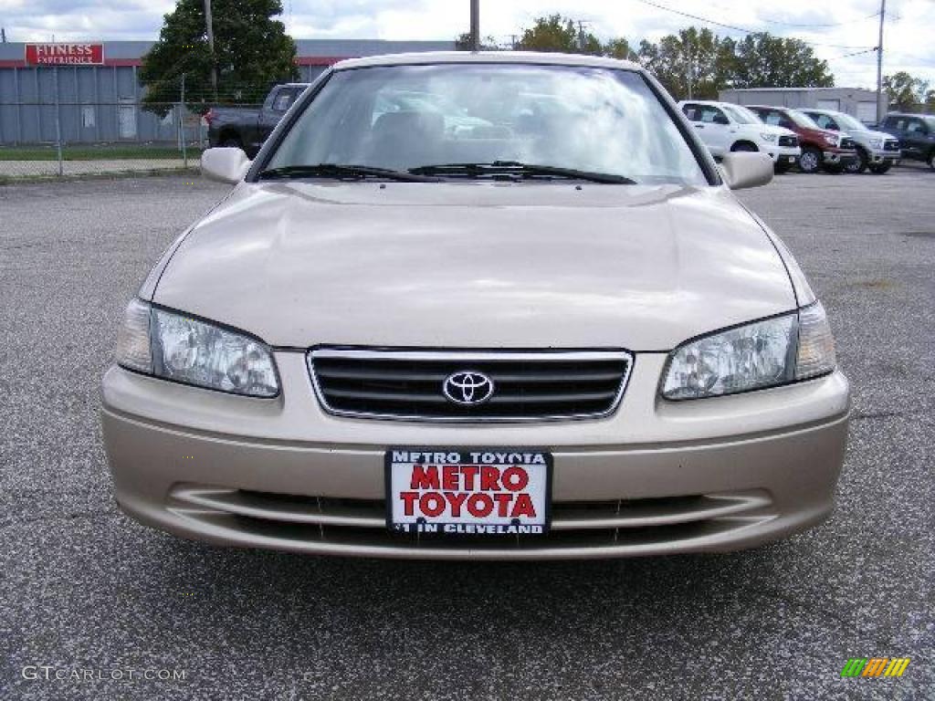 2001 Camry CE - Cashmere Beige Metallic / Oak photo #8