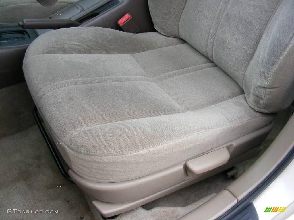 2001 Camry CE - Cashmere Beige Metallic / Oak photo #10