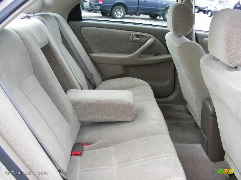 2001 Camry CE - Cashmere Beige Metallic / Oak photo #12