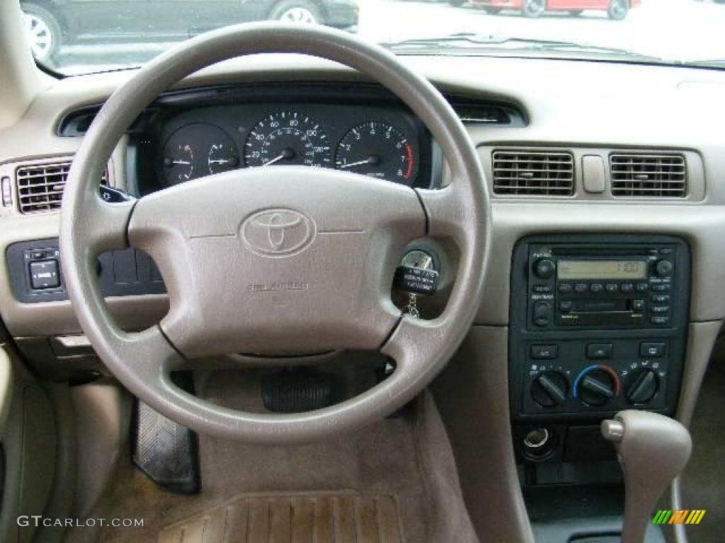 2001 Camry CE - Cashmere Beige Metallic / Oak photo #14