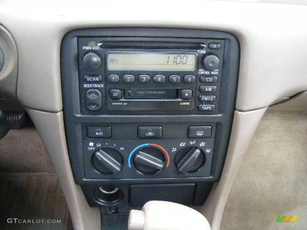 2001 Camry CE - Cashmere Beige Metallic / Oak photo #18