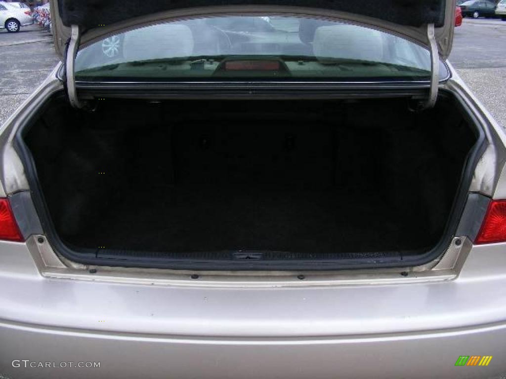 2001 Camry CE - Cashmere Beige Metallic / Oak photo #23