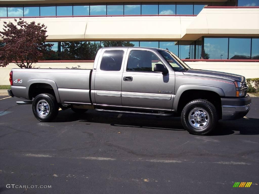 2007 Silverado 2500HD Classic LT Extended Cab 4x4 - Graystone Metallic / Dark Charcoal photo #17