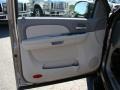 2007 Graystone Metallic Chevrolet Avalanche LS  photo #17