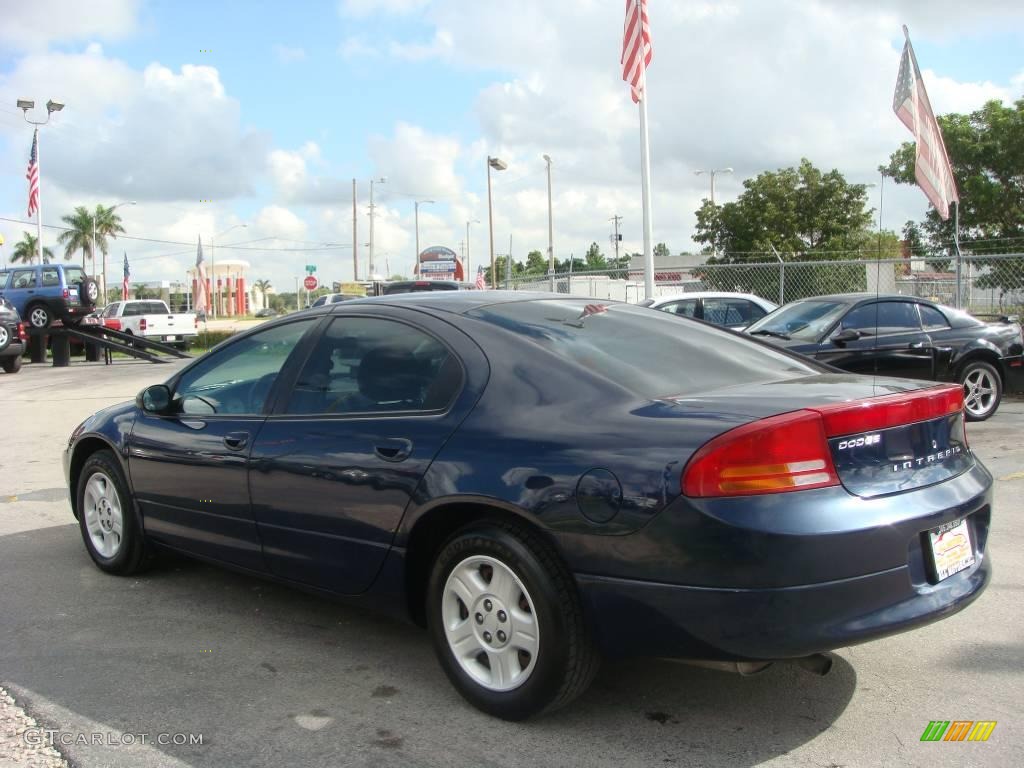 2004 Intrepid SE - Midnight Blue Pearl / Dark Slate Gray photo #5
