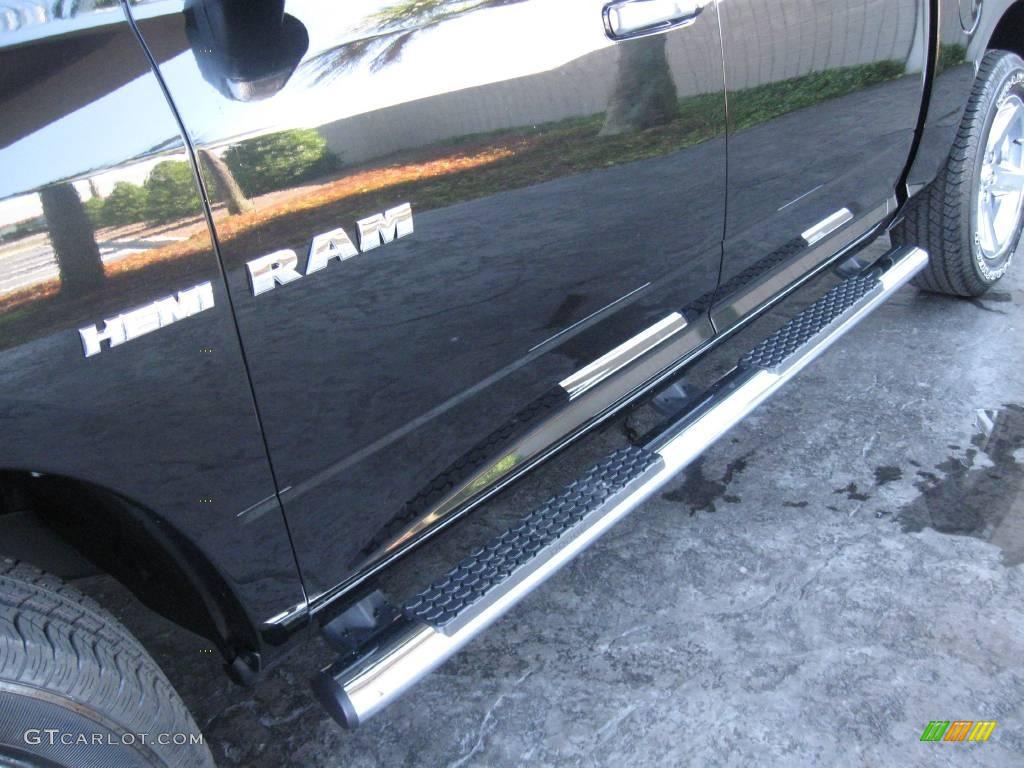 2010 Ram 1500 Big Horn Crew Cab - Brilliant Black Crystal Pearl / Dark Slate/Medium Graystone photo #10